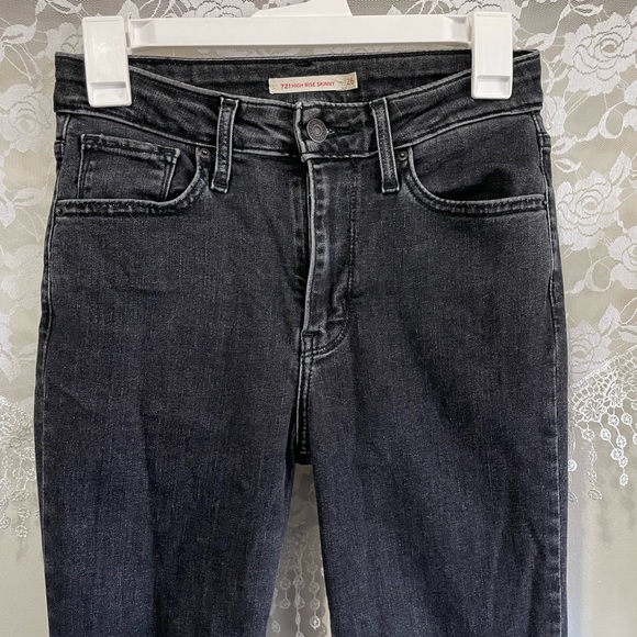 Levi’s 721 Distressed High Rise Skinny Jeans - Picture 5 of 5